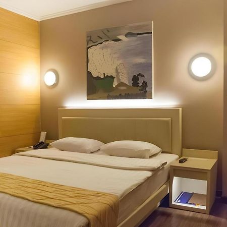 Gajahmada Avara Boutique Hotel Pontianak Esterno foto