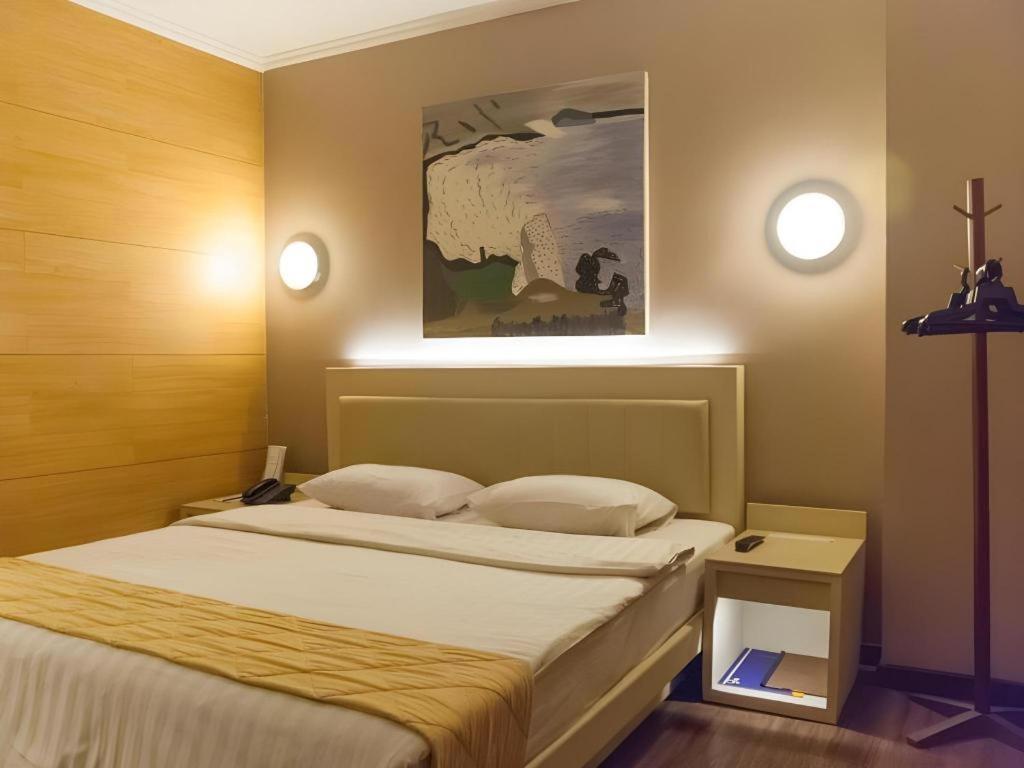 Gajahmada Avara Boutique Hotel Pontianak Esterno foto