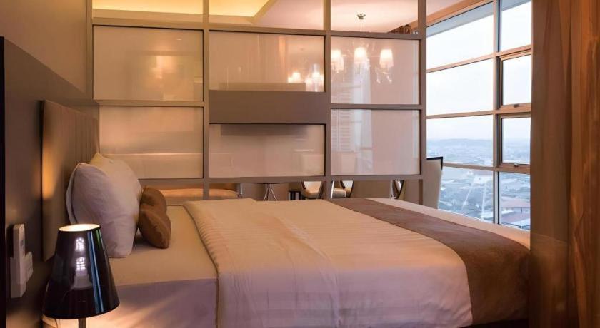 Gajahmada Avara Boutique Hotel Pontianak Esterno foto