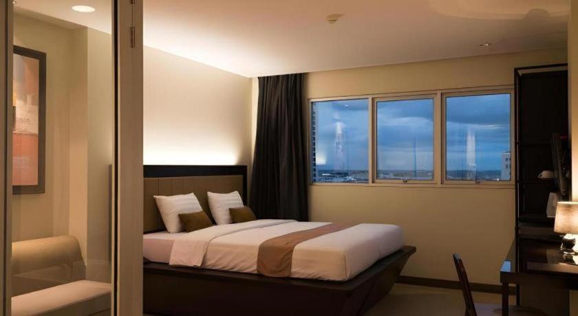 Gajahmada Avara Boutique Hotel Pontianak Esterno foto