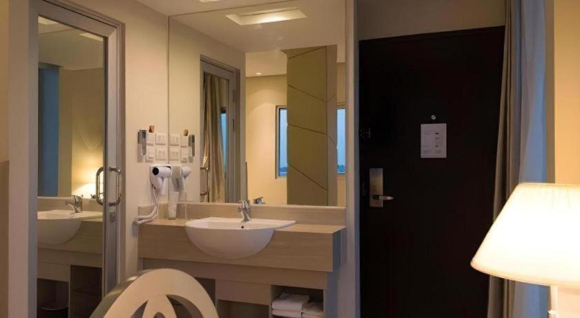Gajahmada Avara Boutique Hotel Pontianak Esterno foto